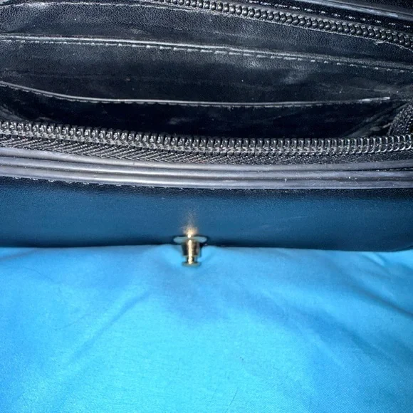 Designer Indpired Black Quilted Leather Shoulder Bag - Picture 9 of 16